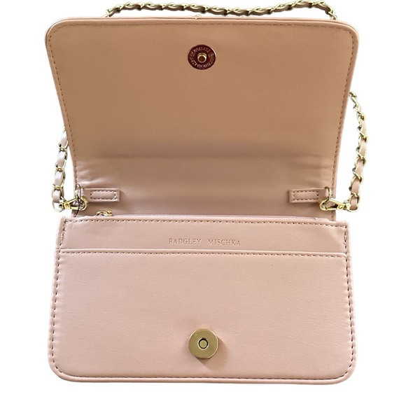NEW NWT Small Pleated Crossbody Bag in Blush/Gold
Badgley Mischka Collection - Picture 3 of 12